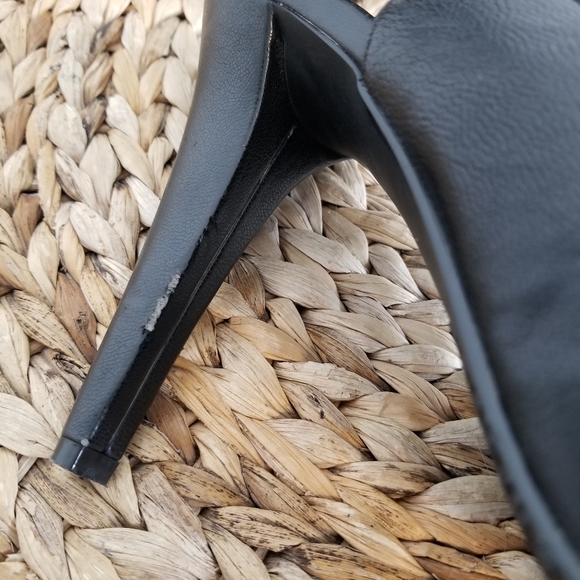 Calvin Klein Portia adjustable sling back heels - Picture 3 of 7